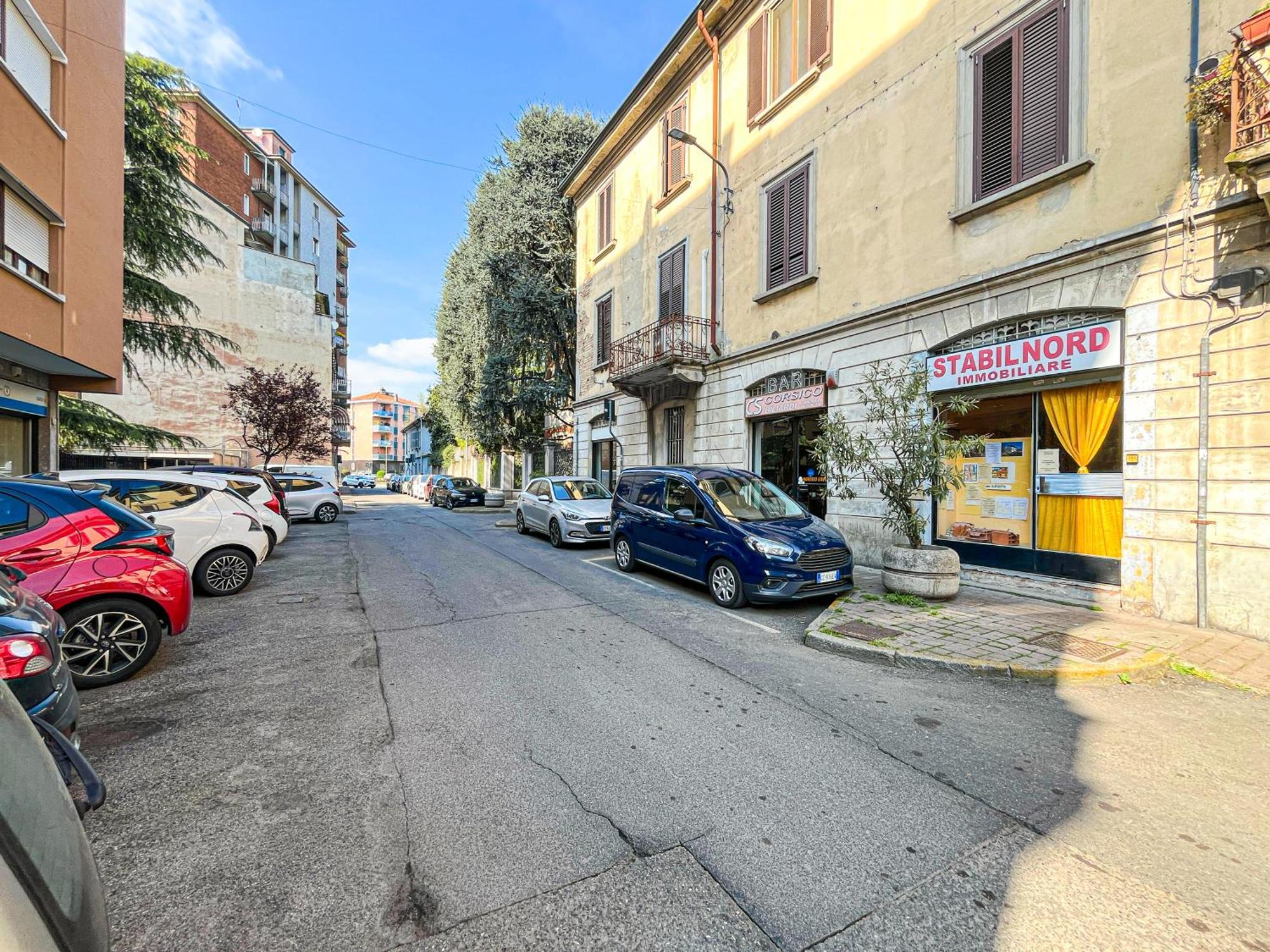 Along The Canal Smart Flat Naviglio - 4 People Corsico Exterior photo