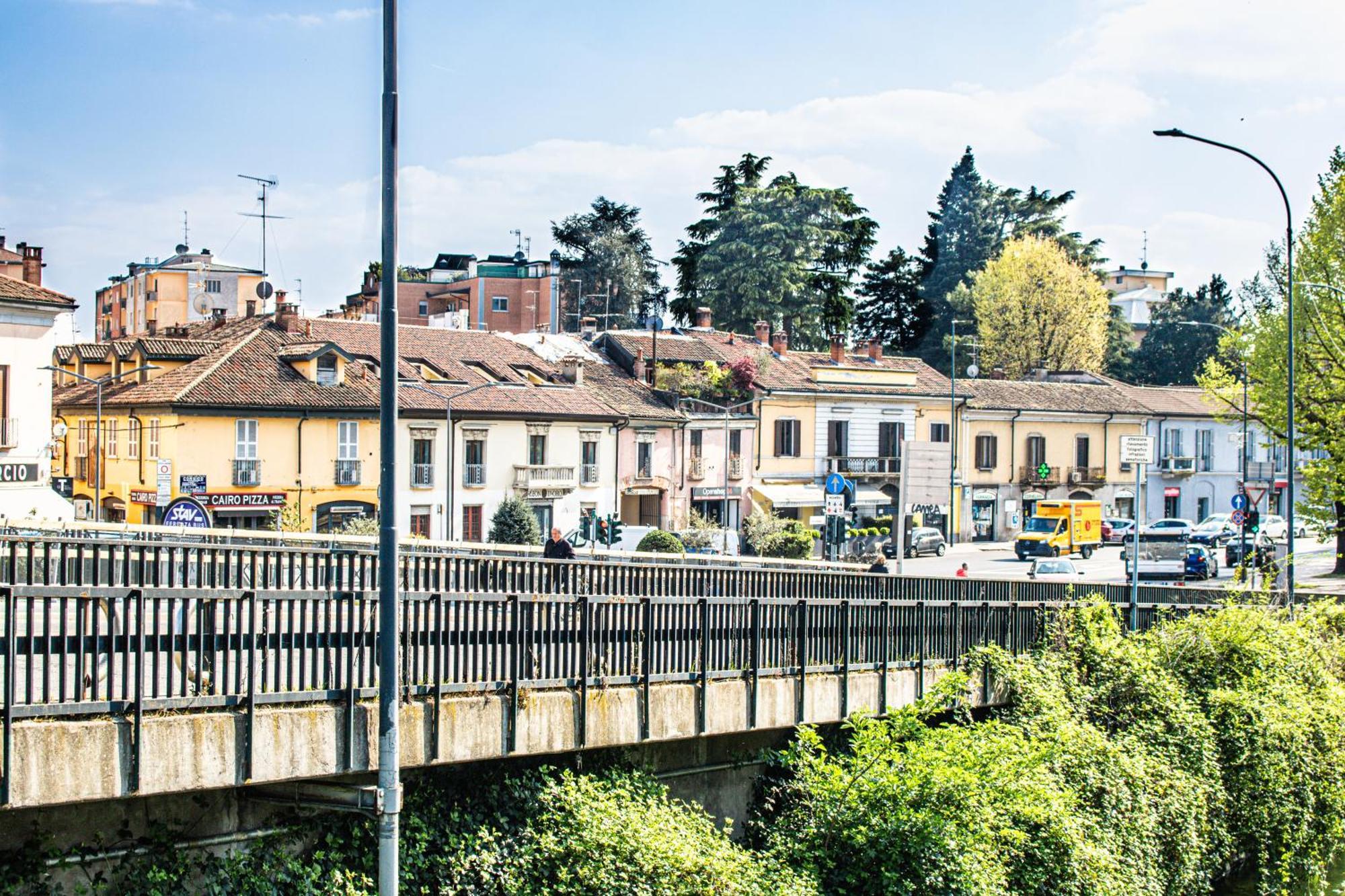 Along The Canal Smart Flat Naviglio - 4 People Corsico Exterior photo
